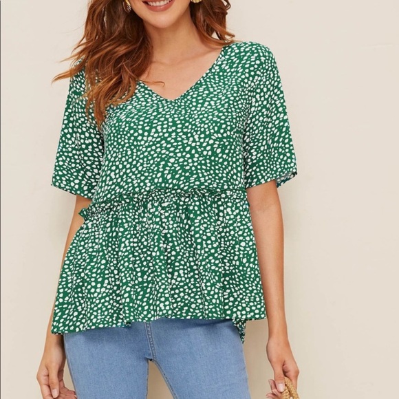 SHEIN Tops - SHEIN V-Neck Peplum Short Sleeve Top